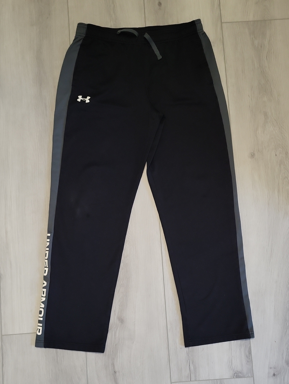 Under Armour Youth XL Black Joggers with Gray Side Panels